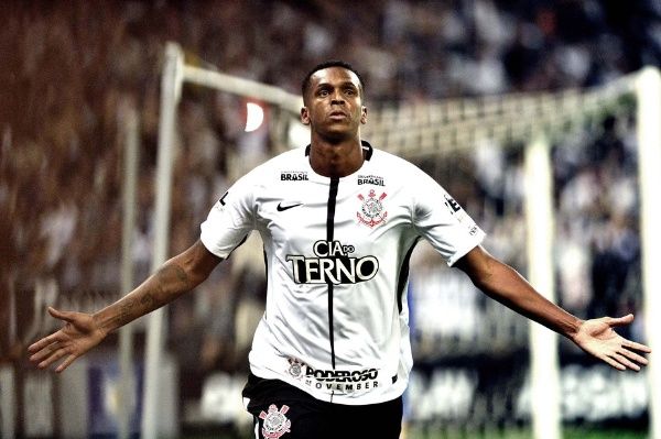 Andrés Sanchez não descarta volta de Jô para o Corinthians