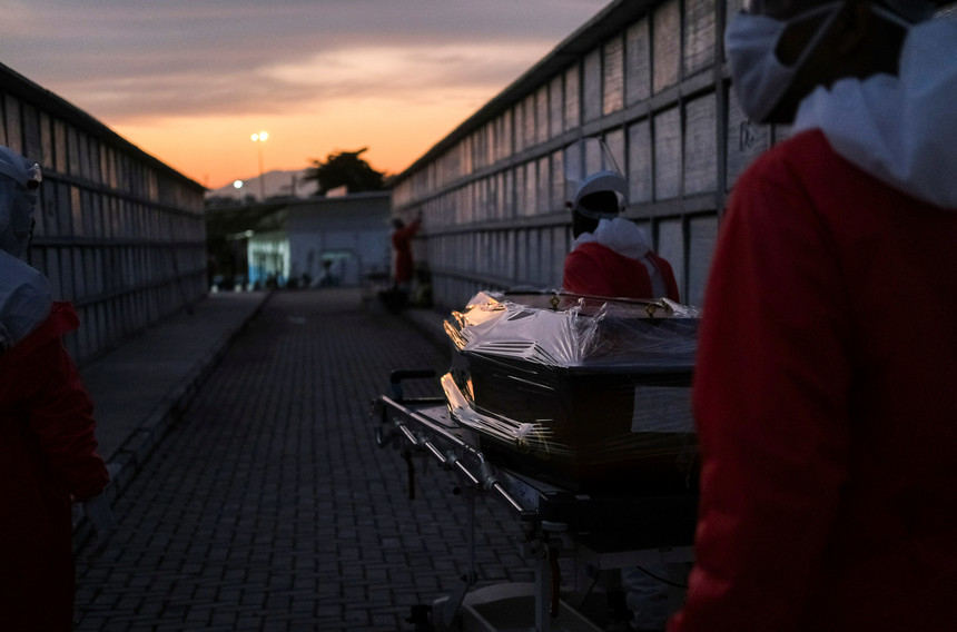 Brasil tem recorde de 600 mortes por covid-19 em 24 horas