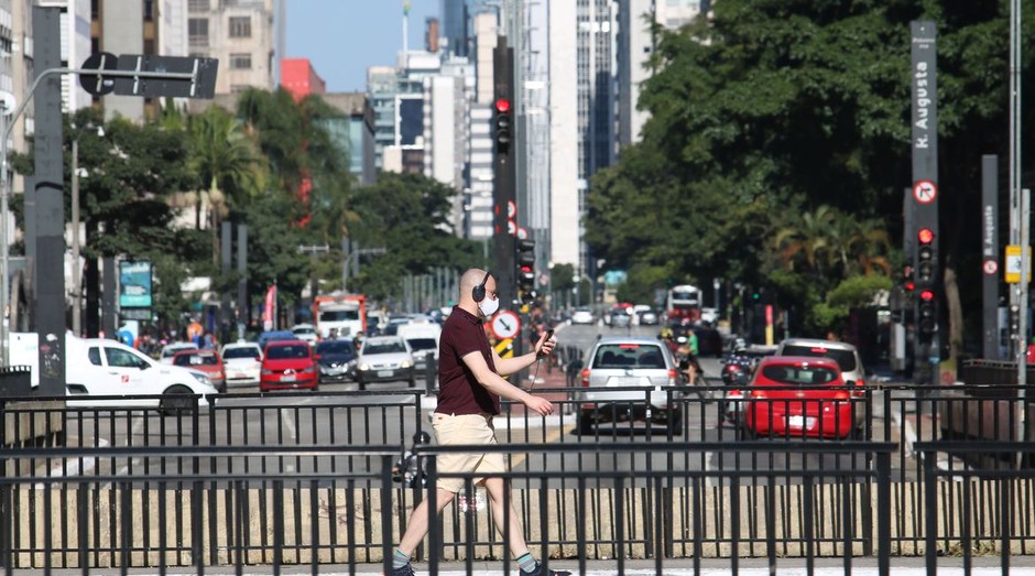 Taxa de isolamento sobe para 50% em SP no sábado