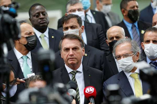 Bolsonaro deve vetar reajuste salarial de servidores públicos