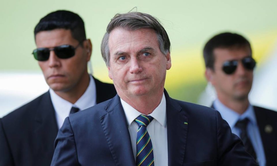 ‘Ninguém vai querer dar o golpe para cima de mim, não’, diz Bolsonaro