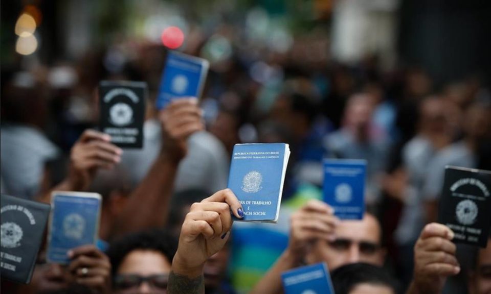 País tem 5,026 milhões de pessoas desalentadas