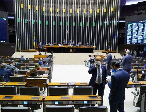 Câmara aprova texto-base da MP dos prêmios na TV aberta