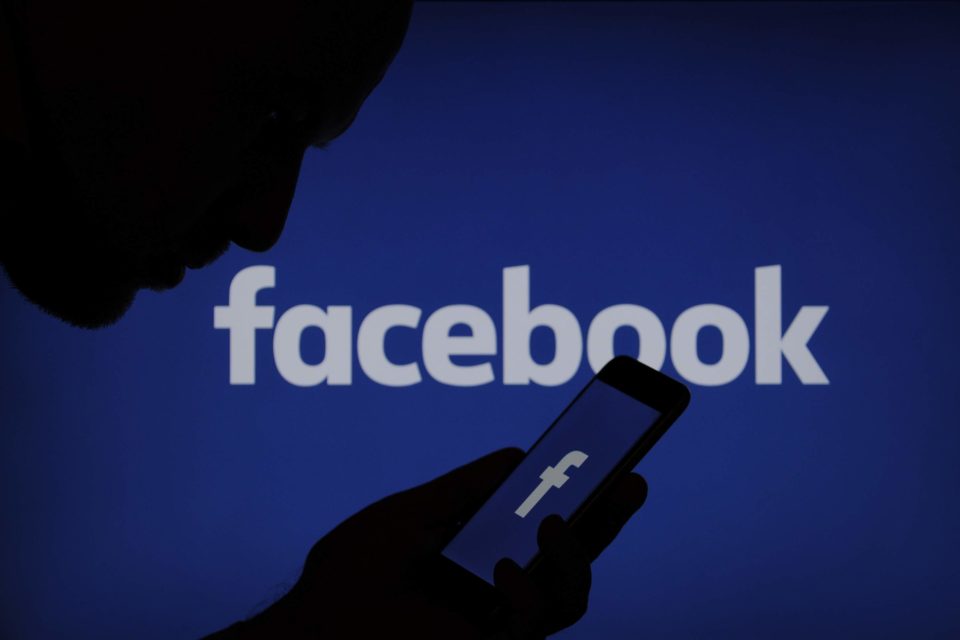 Facebook permitirá ocultar anúncios políticos