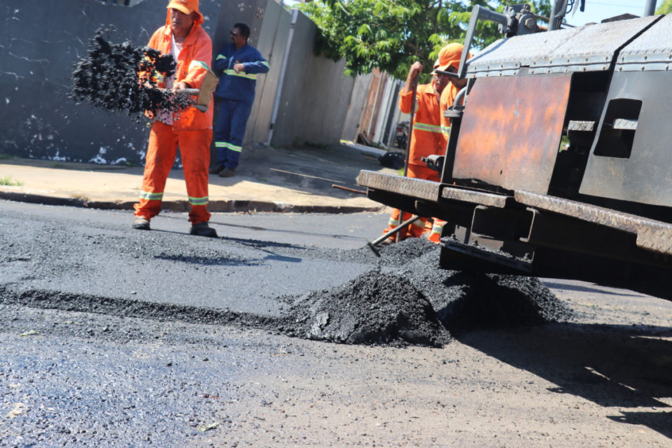 Programa Asfalto Novo chega à rua Palmares esta semana