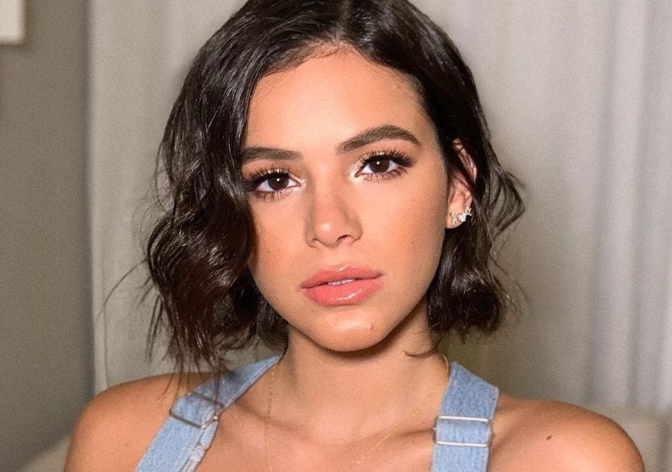 Bruna Marquezine mostra sua transição capilar