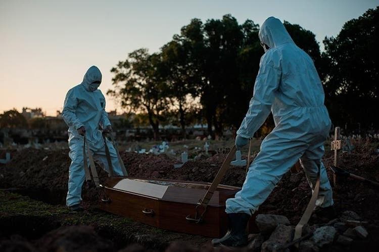 Brasil passa Reino Unido e é o 2º em mortes por Covid-19