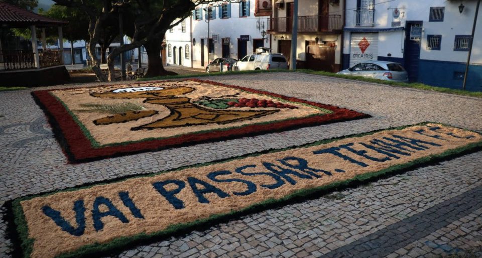 Feriado de Corpus Christi é celebrado com missas sem fiéis