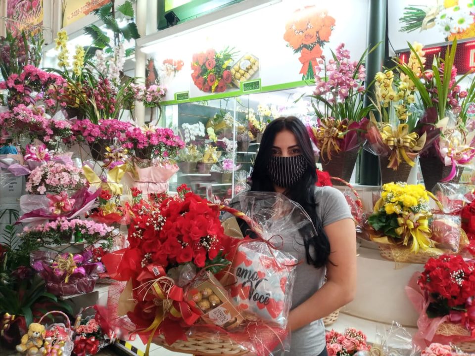 Floriculturas incrementam com alimentos e comemoram vendas