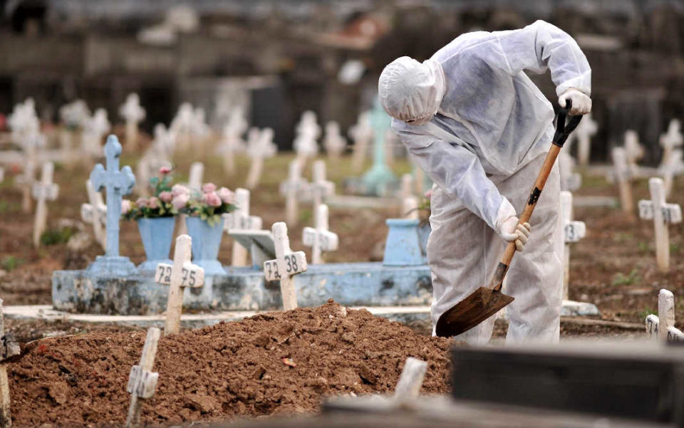 Brasil ultrapassa 40 mil mortes causadas pelo coronavírus