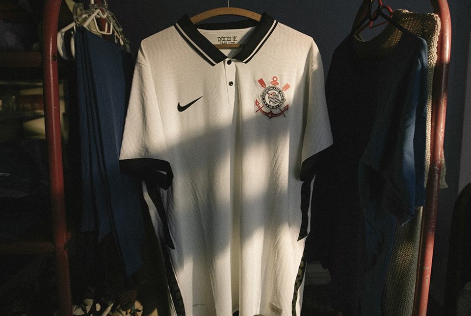 Corinthians lança camisa em homenagem a título de 1990