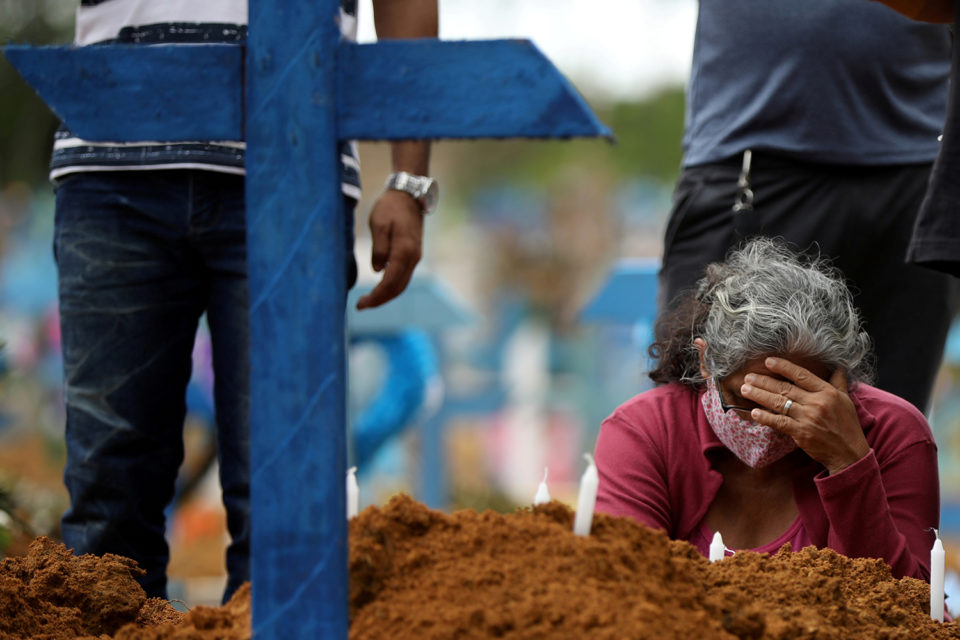 Grupo calcula 90 mil mortes até o fim do mês no Brasil