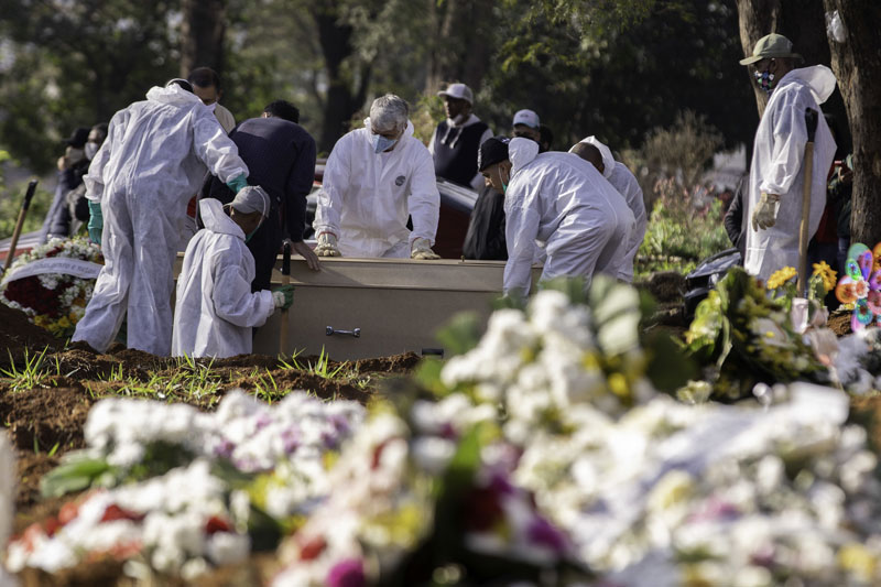 País tem 1.341 novas mortes por covid-19 em 24 horas