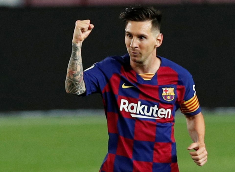 Com cavadinha, Lionel Messi chega aos 700 gols na carreira