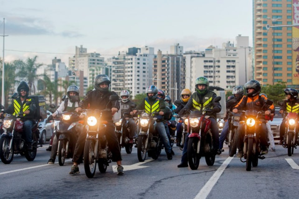 Motoboys prometem hoje adesão de 50% em greve