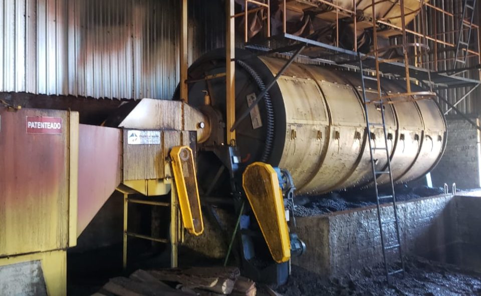 Incêndio destrói equipamentos e R$ 70 mil em sacas de café