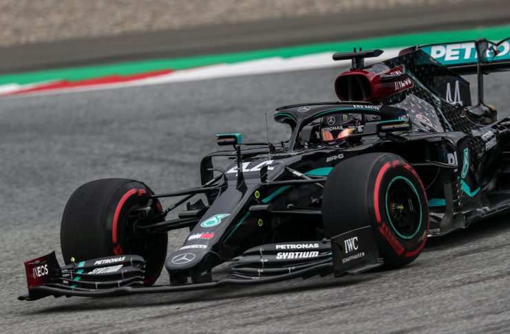 Lewis Hamilton lidera nova dobradinha da Mercedes
