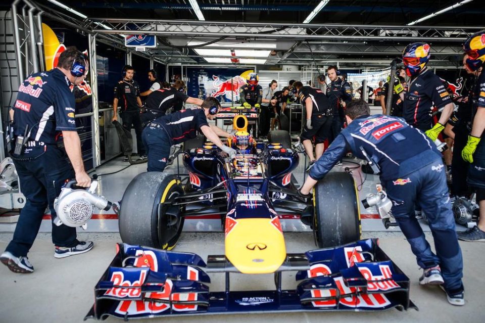 Pandemia mexe com trabalho de engenheiros da Fórmula 1