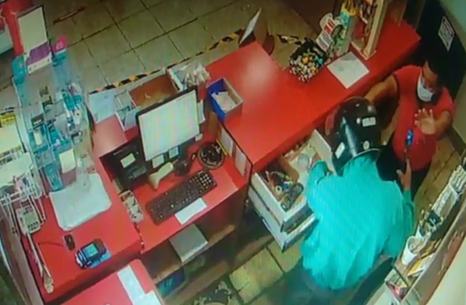 Homem armado assalta posto de combustíveis na Vila Coimbra