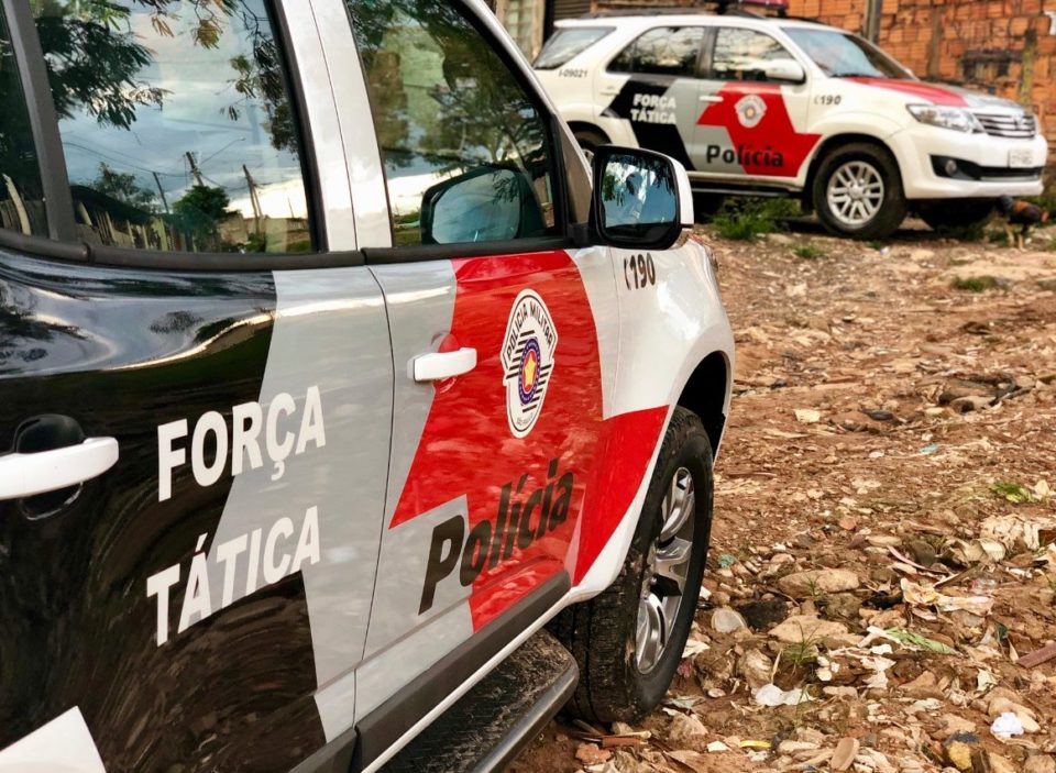 PM captura procurada por tráfico de drogas na zona Oeste