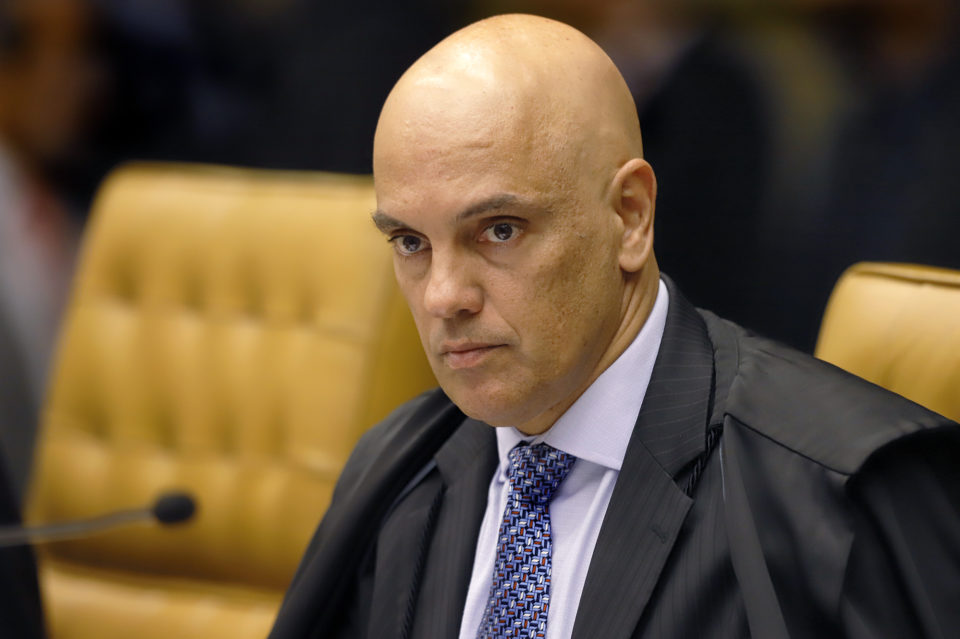 Alexandre de Moraes manda soltar blogueiro bolsonarista