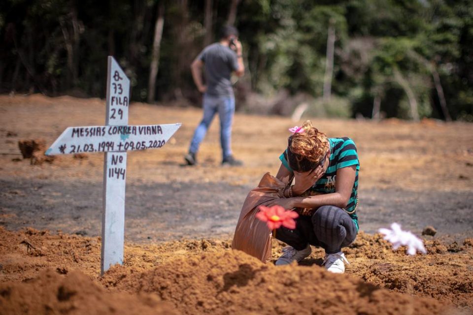 País registra pelo 2º dia seguido mais de 1,2 mortes