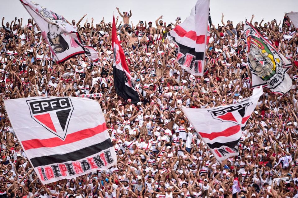 Organizada do São Paulo ataca Raí, Diniz e Daniel Alves