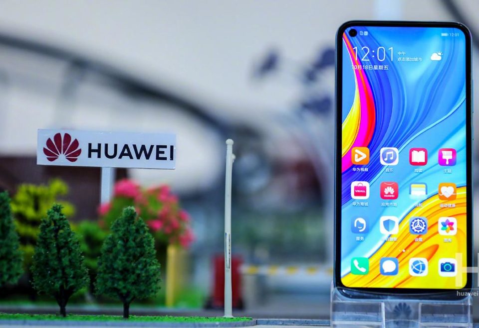 Huawei supera Samsung em venda de celulares