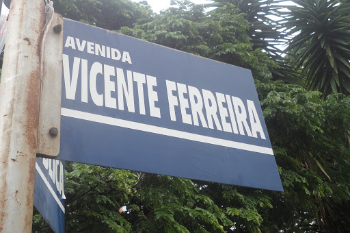 Avenida Vicente Ferreira é interditada para obras em galeria pluvial em Marília