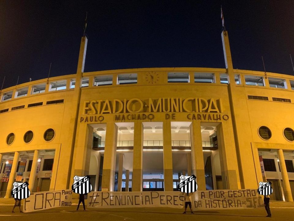 Organizada protesta contra presidente do Santos