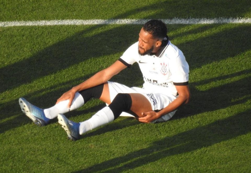 Everaldo desfalca Corinthians contra o Bragantino