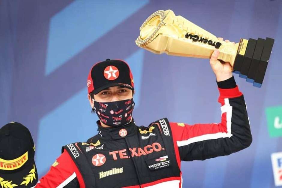 Piquet brilha em Interlagos e vence na Stock Car; Barrichello é 7º