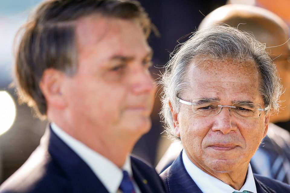 Bolsonaro critica proposta de Guedes para Renda Brasill