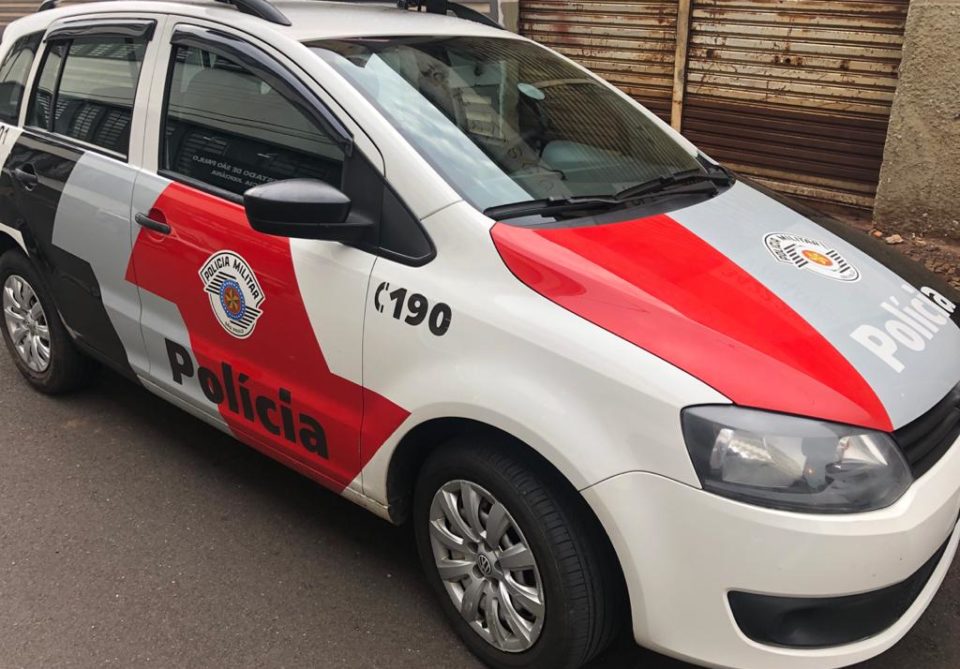 Dupla é presa vendendo crack na avenida Brasil