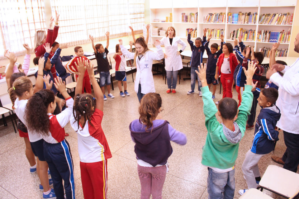 Professores pedem segurança na volta às aulas