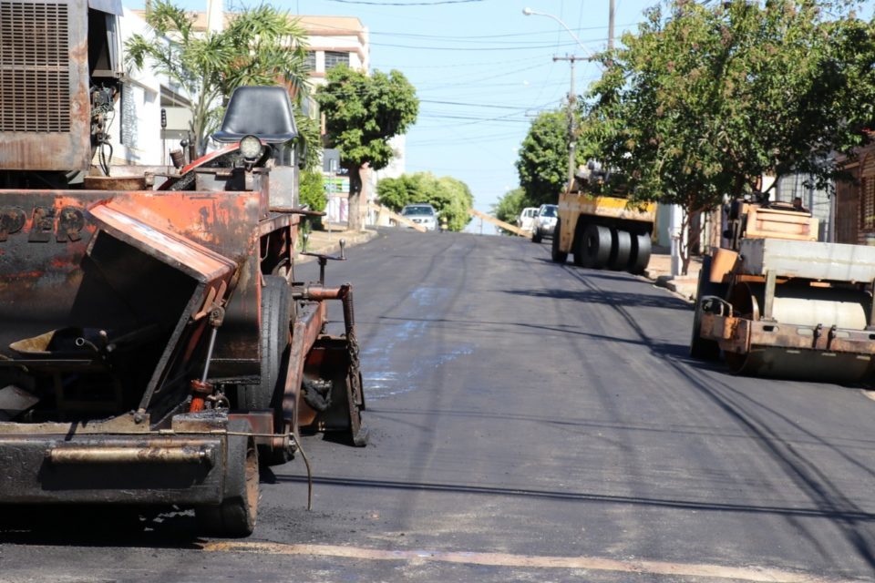 Prefeitura finaliza recape de ruas no bairro Alto Cafezal