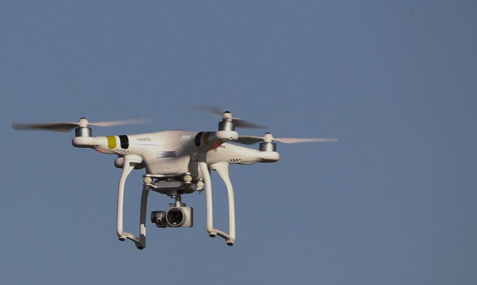 Anac autoriza primeiros testes de entregas por meio de drones