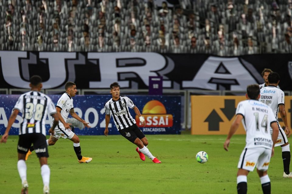 Corinthians sucumbe no segundo tempo e perde de virada