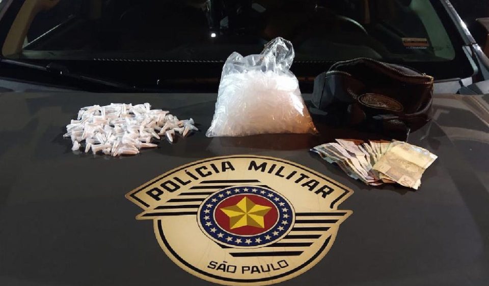 Mototaxista é preso com cocaína em cidade da região