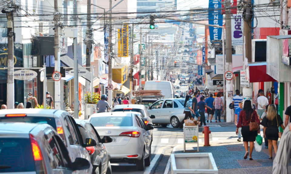 Comércio de Marília ainda fica aberto por seis horas neste sábado