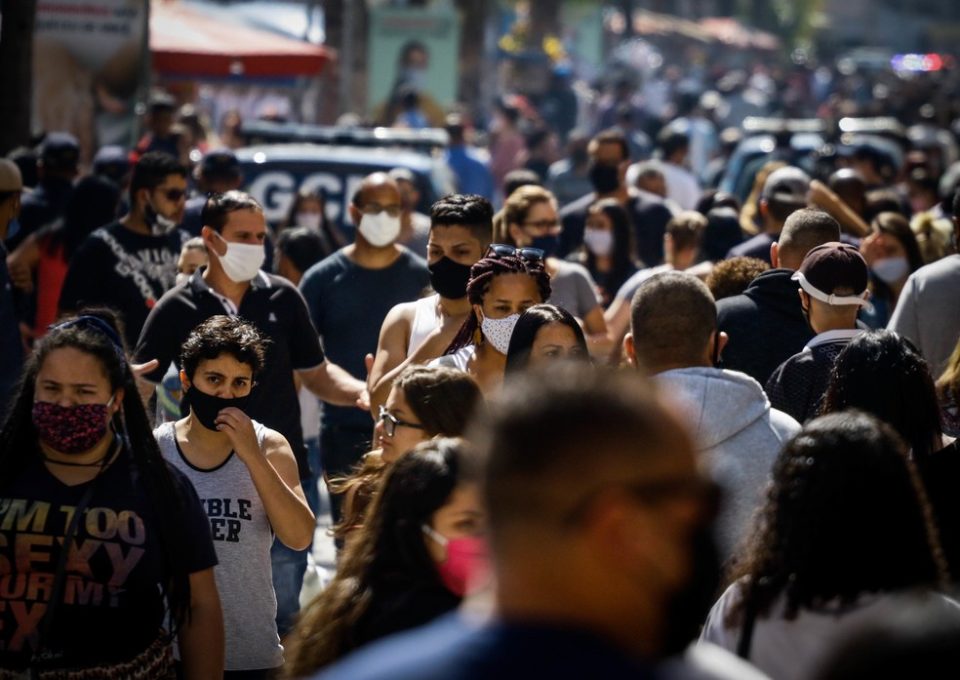 Brasil tem mais de 211 milhões de habitantes, afirma IBGE