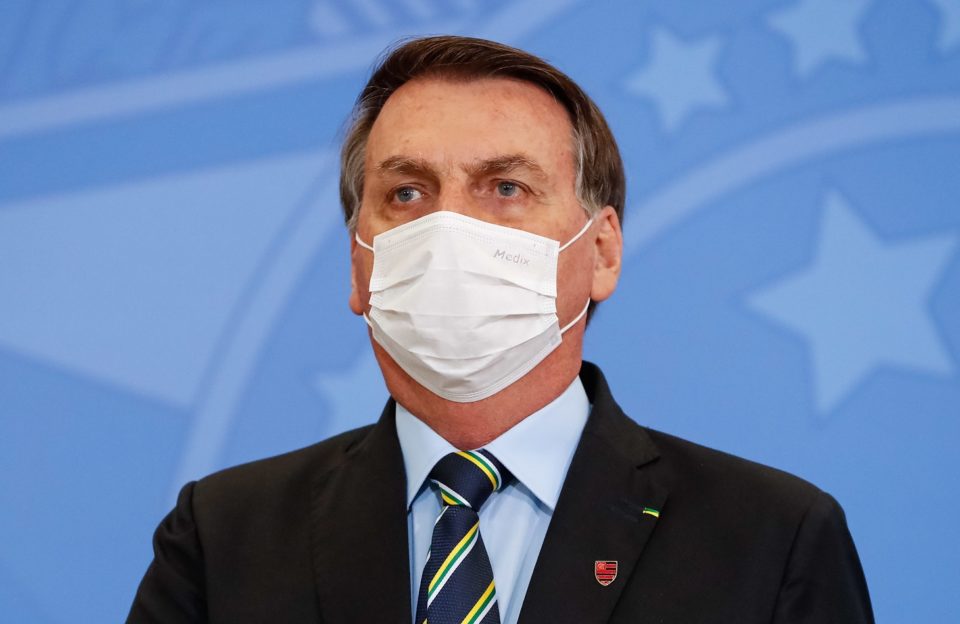 Bolsonaro assina decreto regulamentando a Lei Aldir Blanc