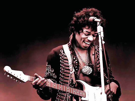 Guitarra de Jimi Hendrix é leiloada por mais de R$ 1 milhão