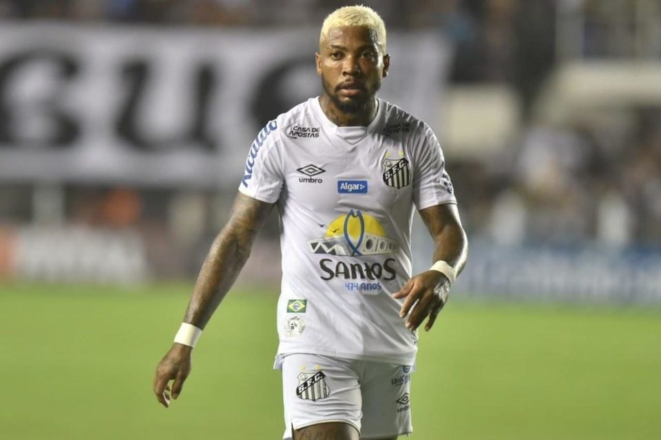 Marinho participa dos últimos 7 gols do Santos em 2020