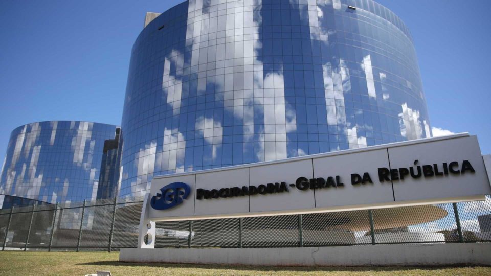 PGR muda estratégia na busca por dados