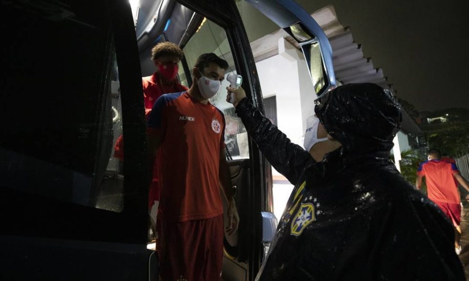Por covid-19 em elenco, CBF adia jogo da Série C do Brasileiro