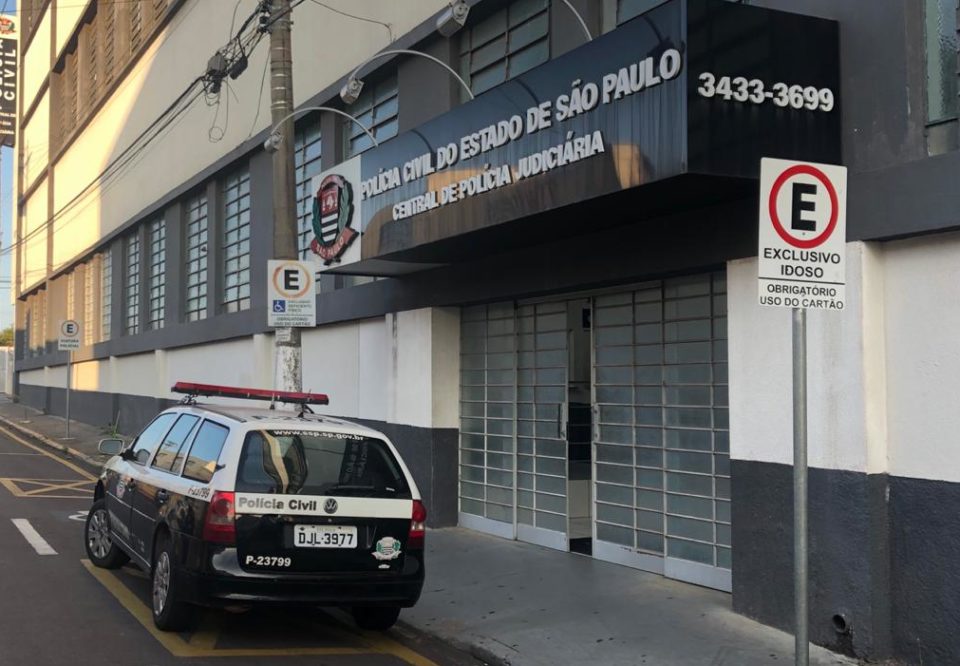 Restaurante é arrombado e furtado no Centro