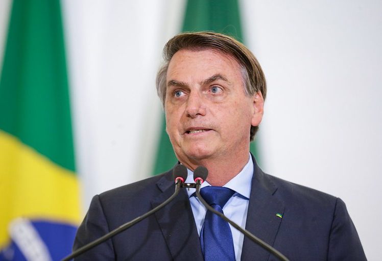 Bolsonaro volta a defender fim de pedágio a motocicletas