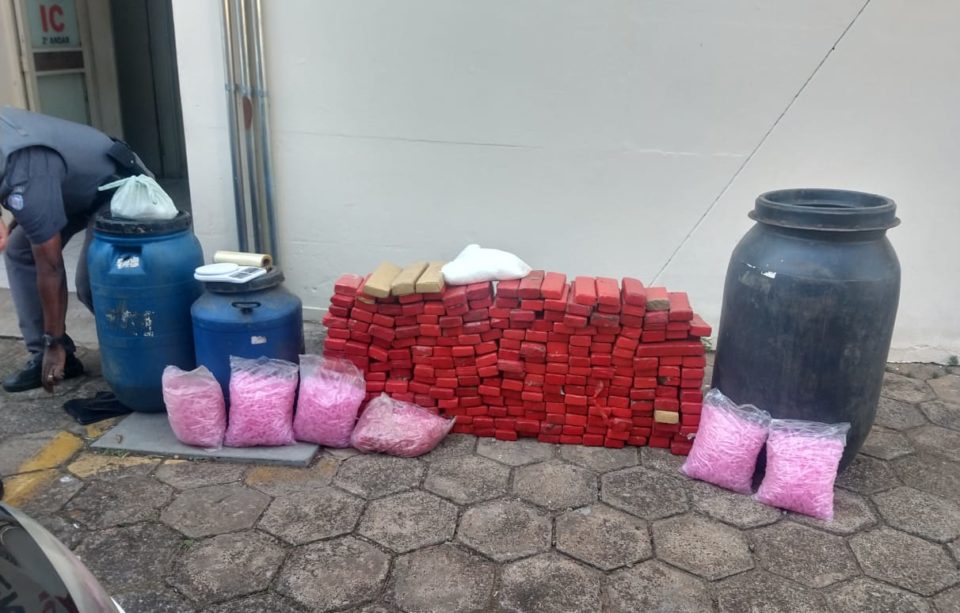 PM apreende 153 kg de maconha e mais de 2 kg de cocaína