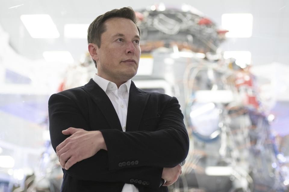 Elon Musk promete carros totalmente autônomos